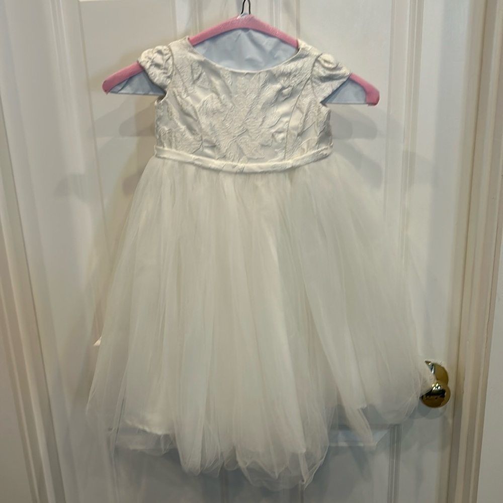 David’s bridal flower girl dress, ivory jacquard, cap sleeves, size 2T
